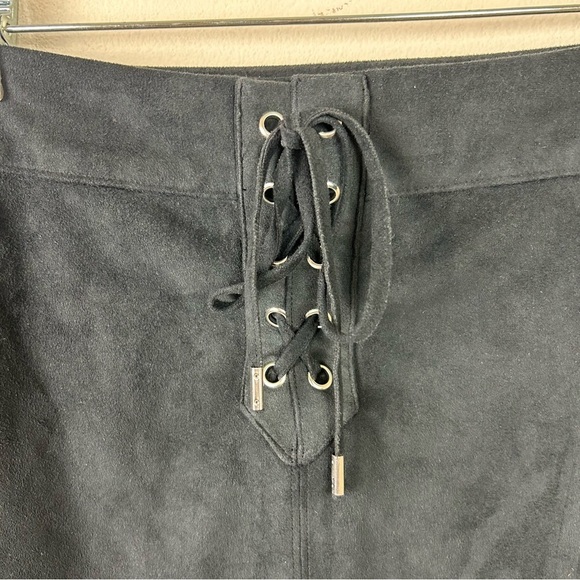 Abercrombie & Fitch Faux suede mini skirt black size: 0 - Picture 2 of 8